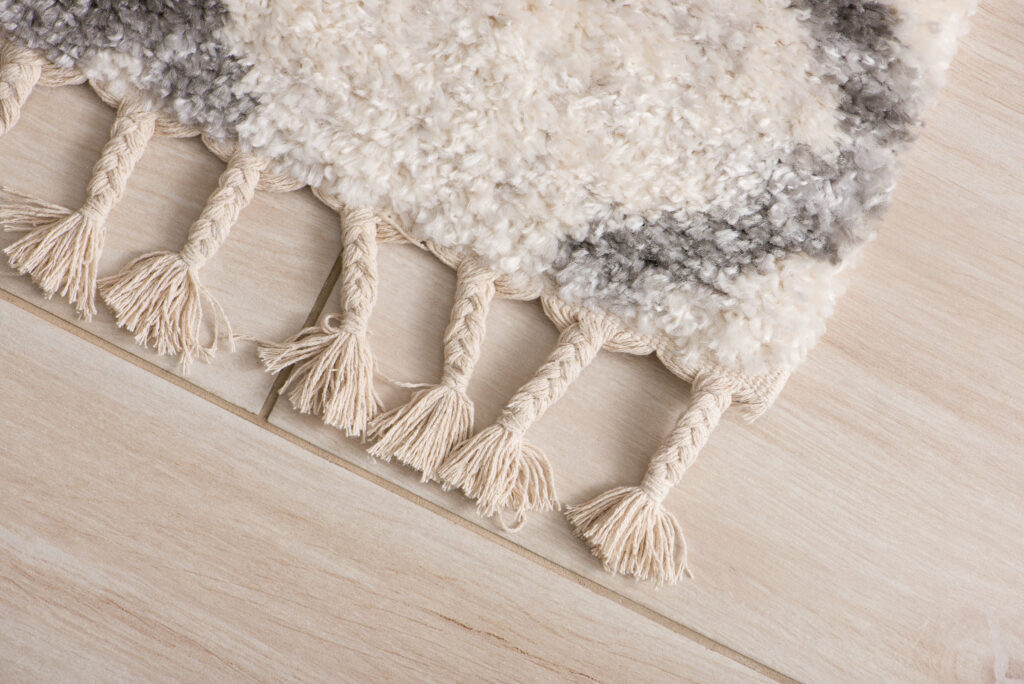Tappeto Versay Crema Grigio Geometrico con Frange