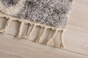 Tappeto Versay Grigio Crema Trellis con Frange