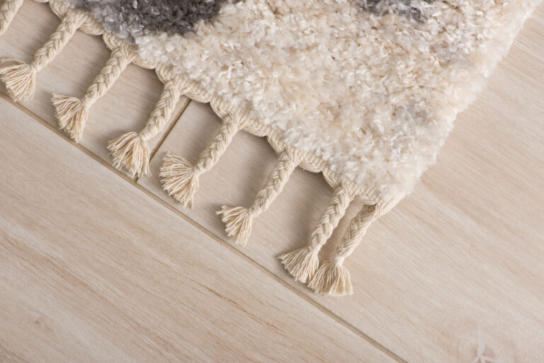 Tappeto Versay Crema Grigio Trellis con frange