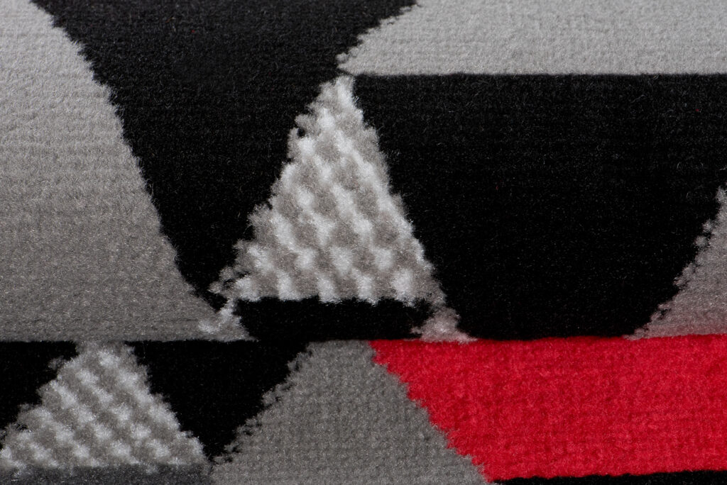 Passatoia Maya Grigio Rosso Geometrico con Triangoli