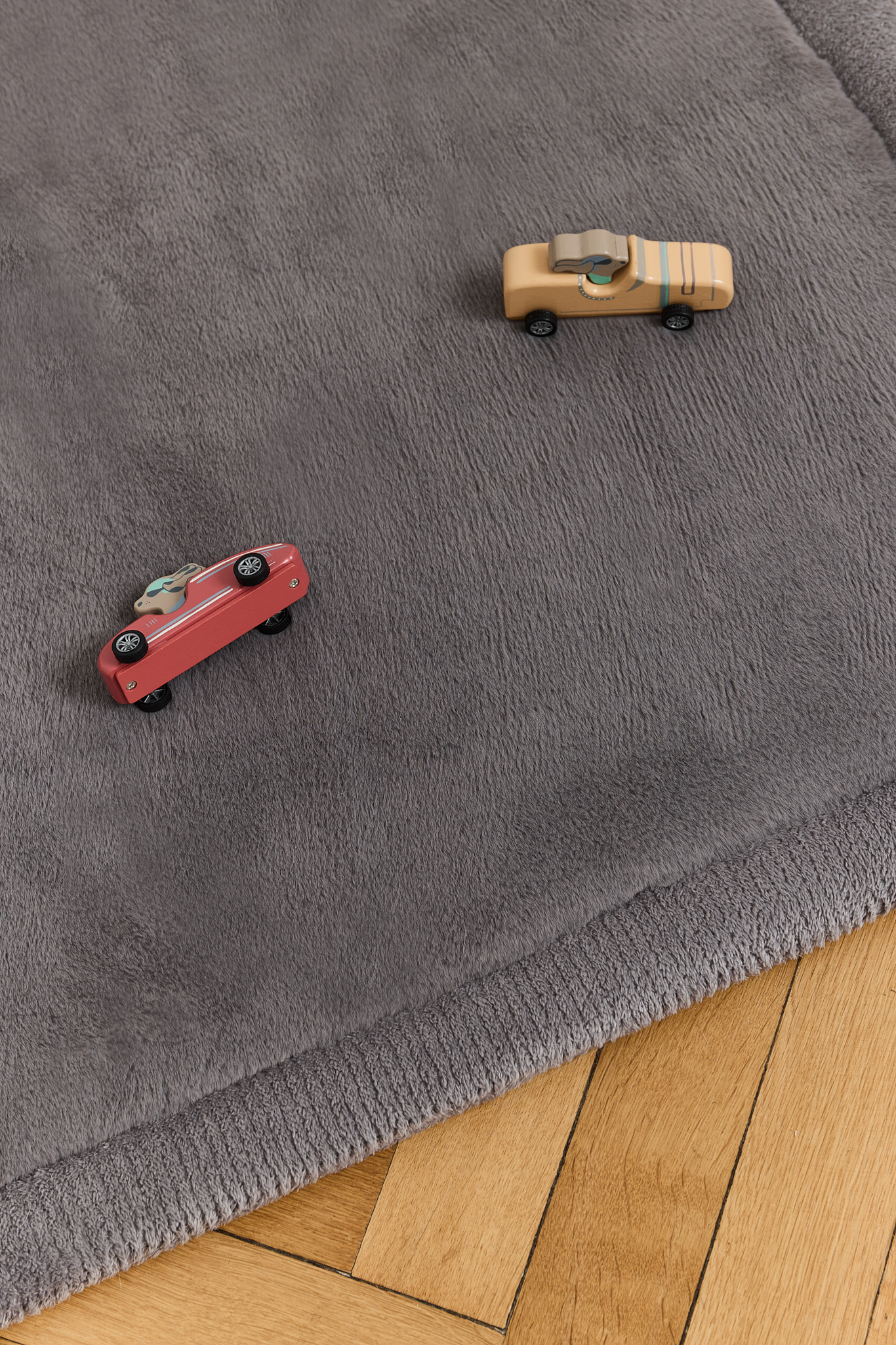 Tappeto Bambini Fluffin Quadrato Grigio Scuro